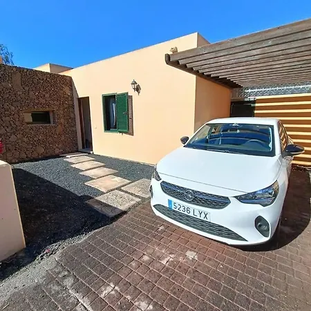 En Capellania Con Piscina Privada Feriehus Corralejo