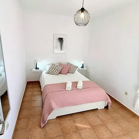 En Capellania Con Piscina Privada Κοραλέχο